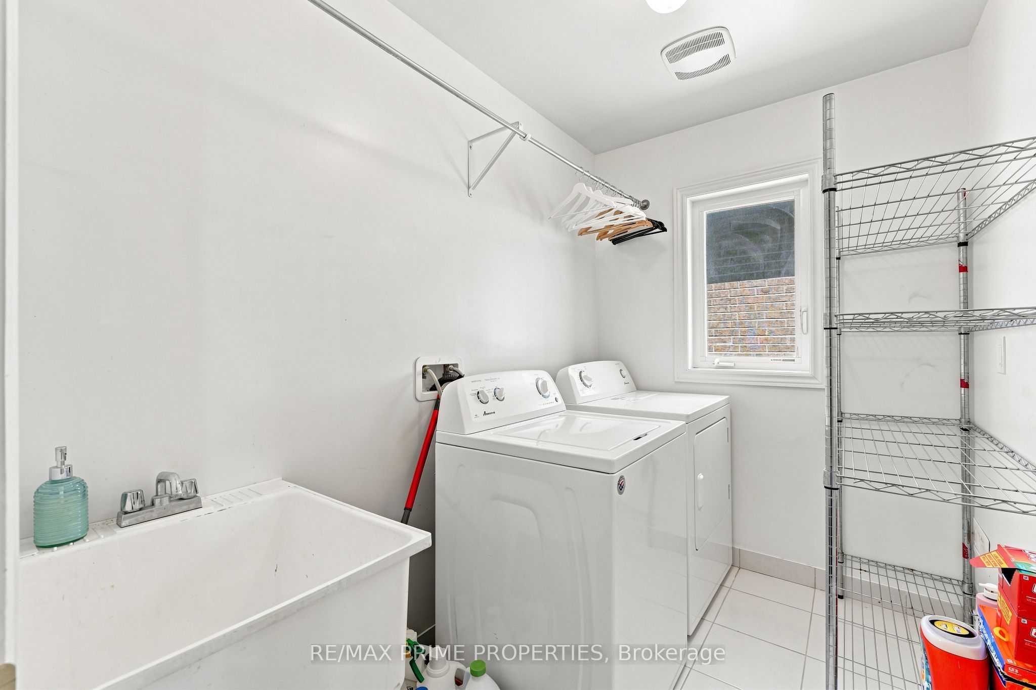 1469 Farrow Crescent Property Photo 29