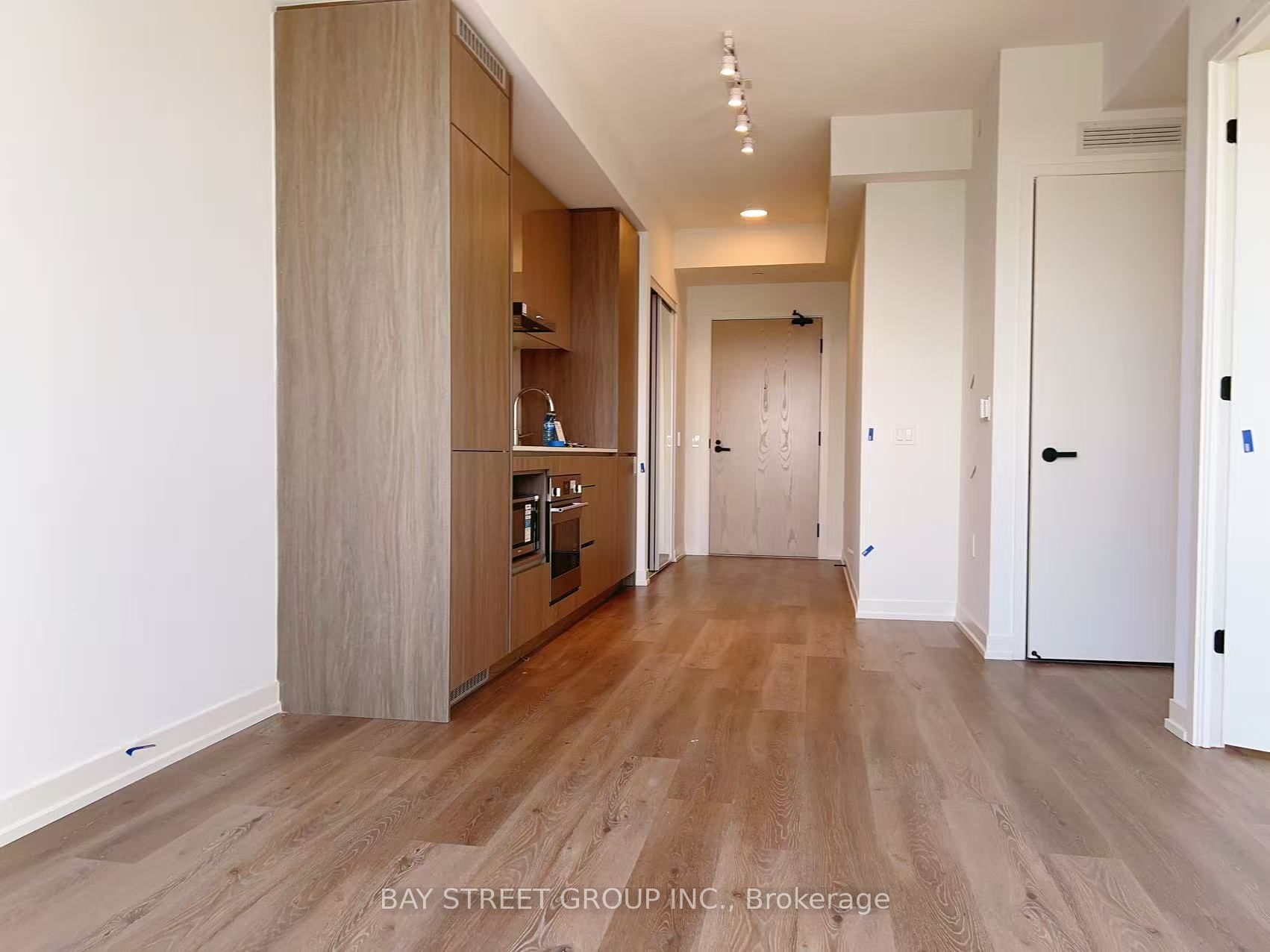 28 Interchange Way 4208 Property Photo 5