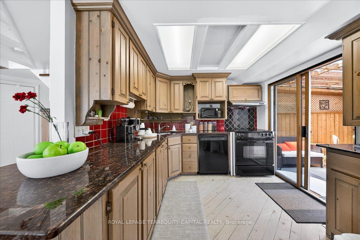260 Douglas Road Property Photo 21