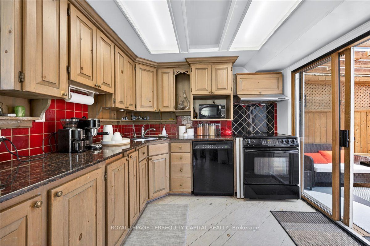 260 Douglas Road Property Photo 24
