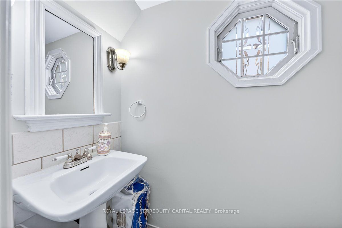 260 Douglas Road Property Photo 27