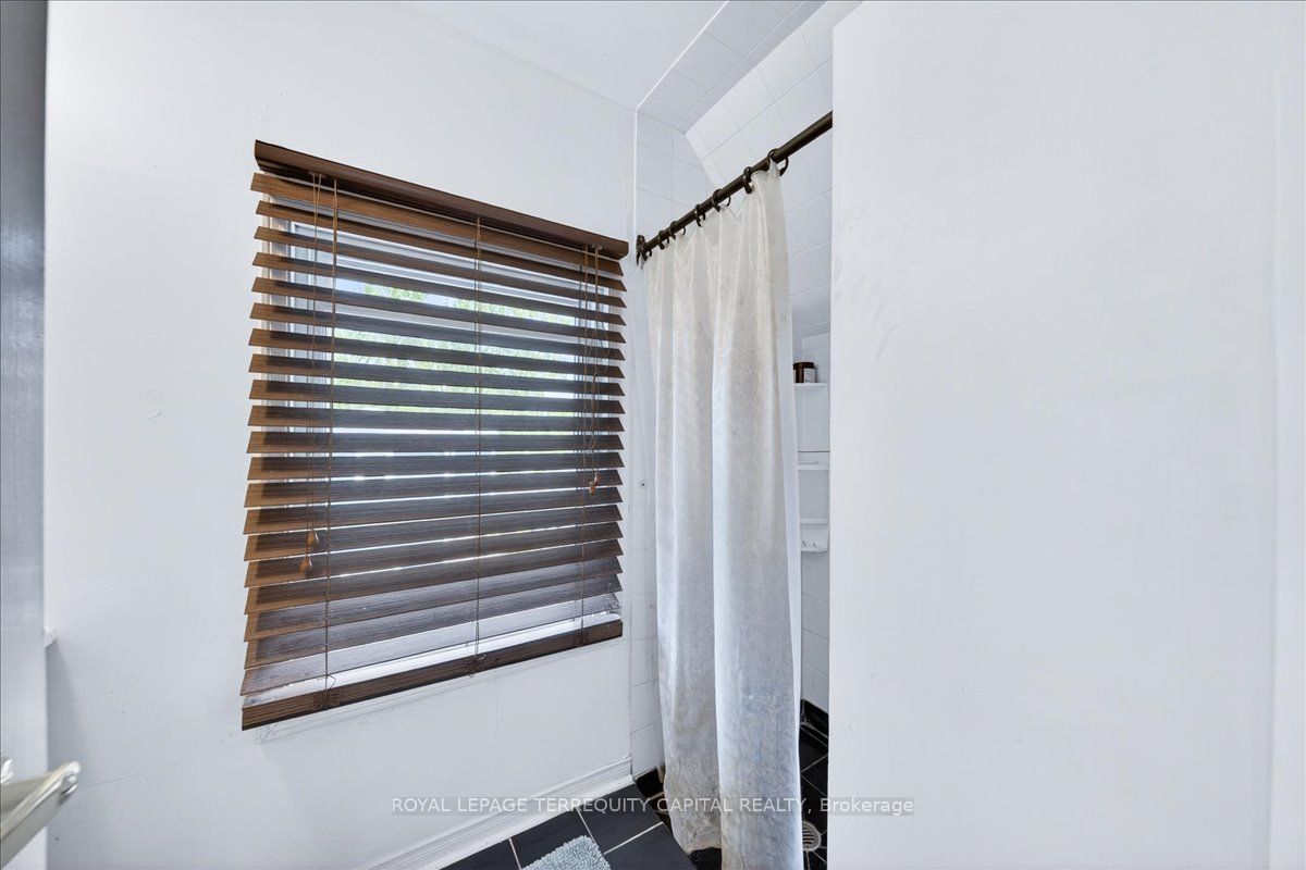 260 Douglas Road Property Photo 33