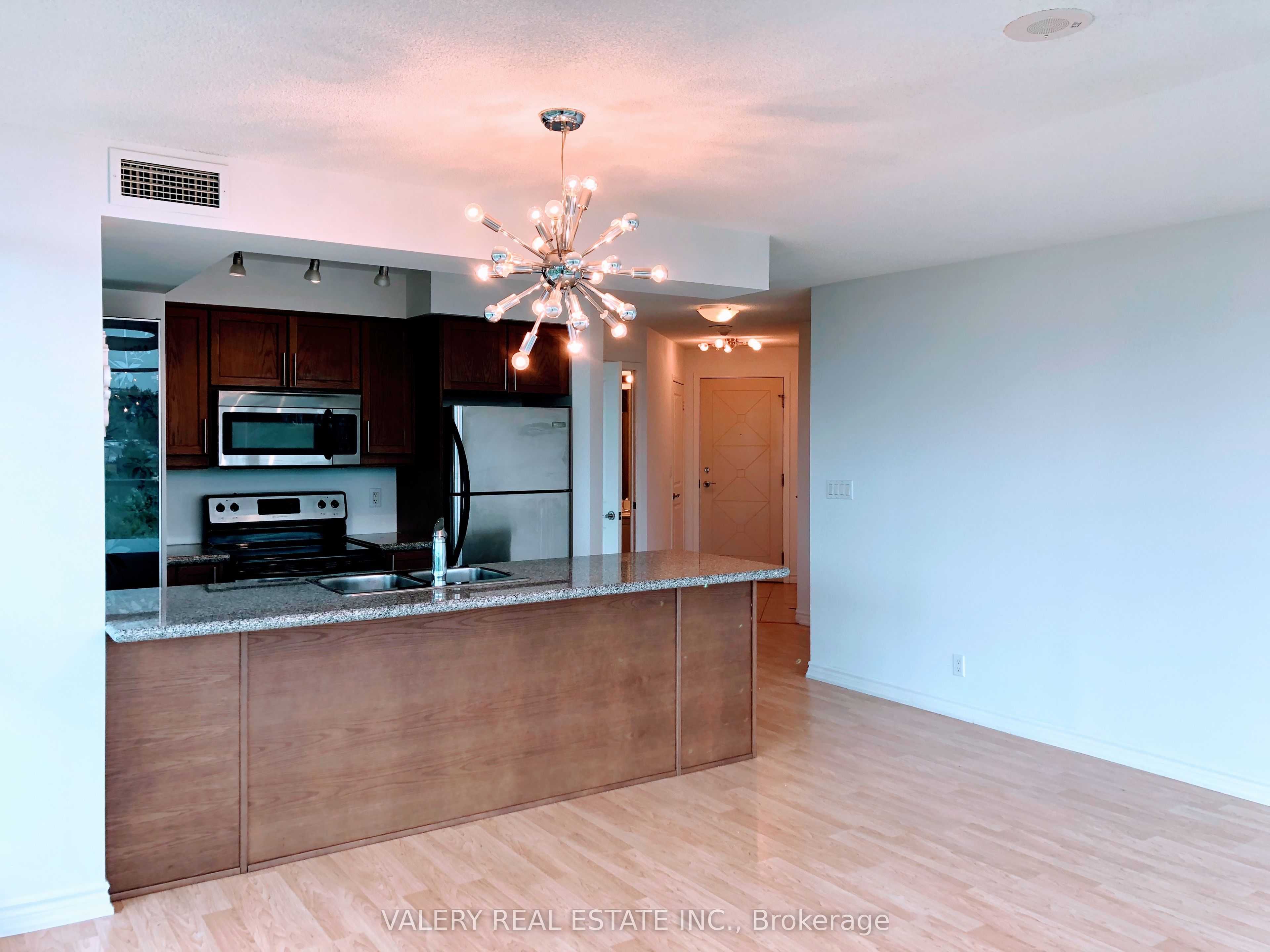 18 Harding Boulevard 907 Property Photo 6