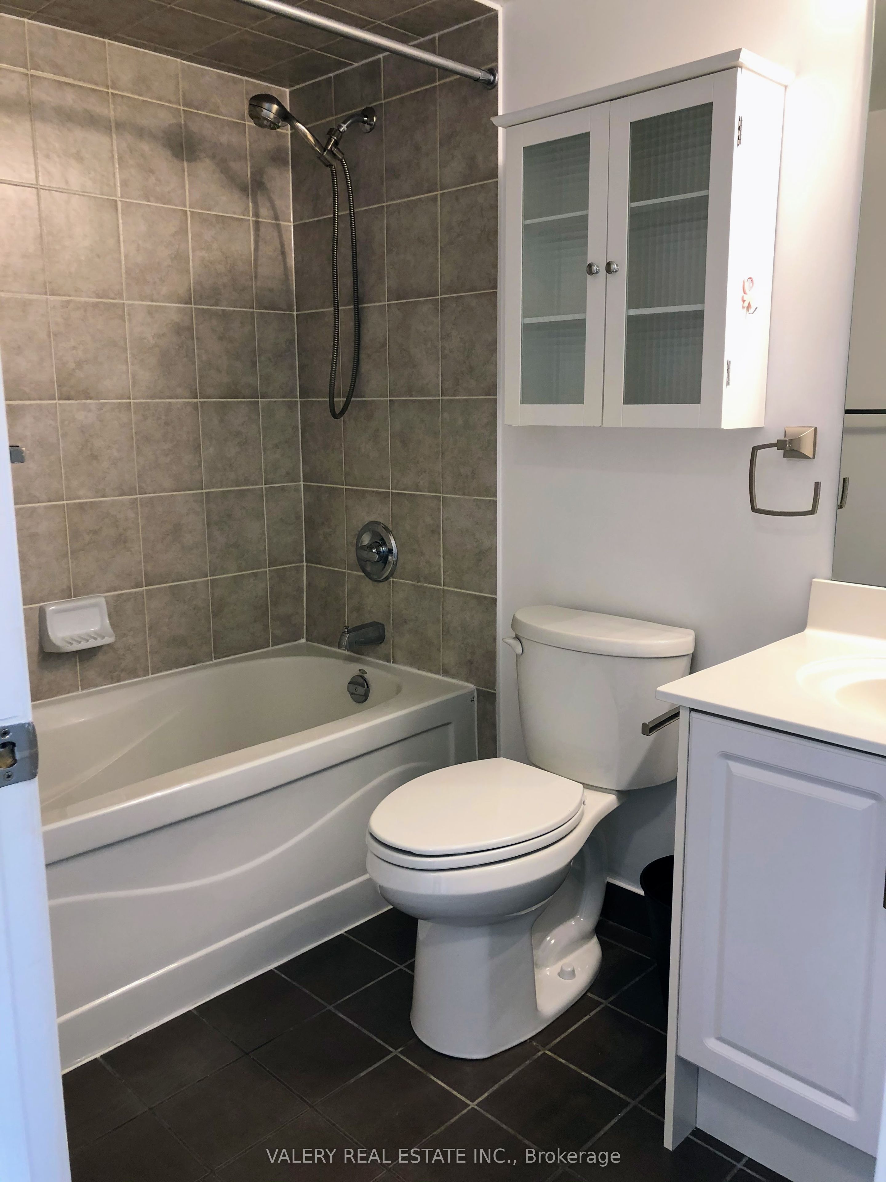 18 Harding Boulevard 907 Property Photo 14