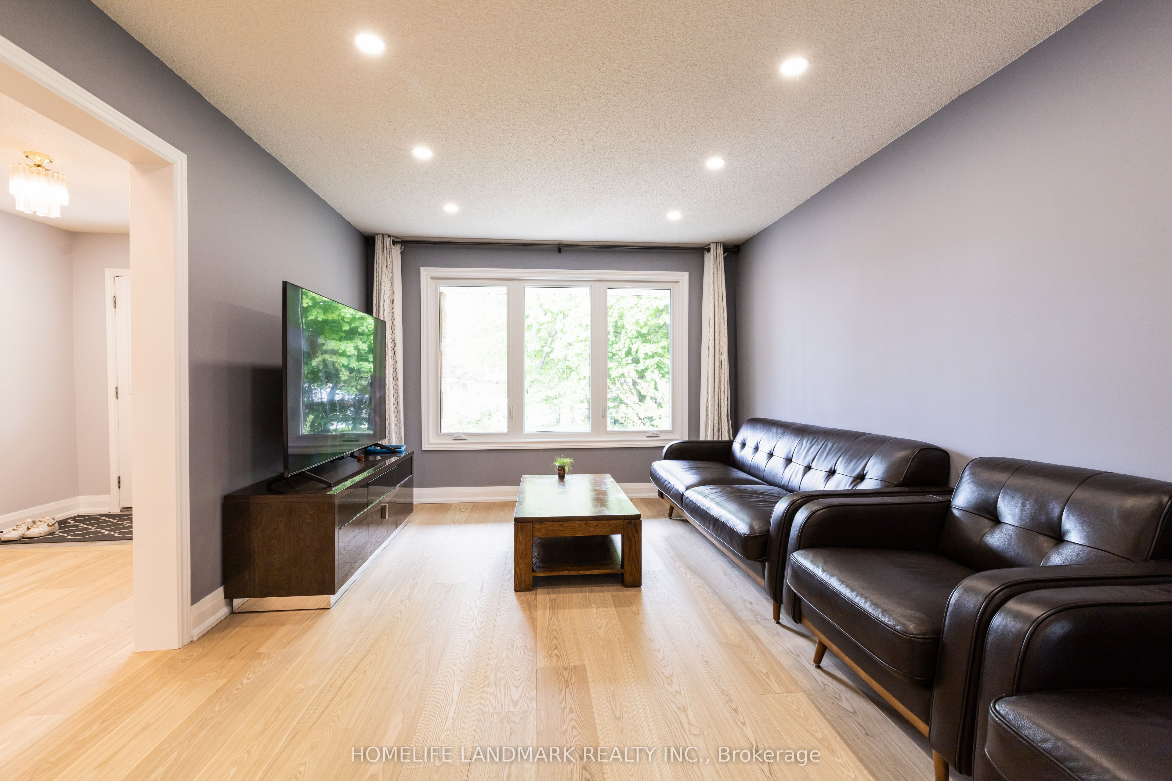9755 Keele Street Property Photo 10