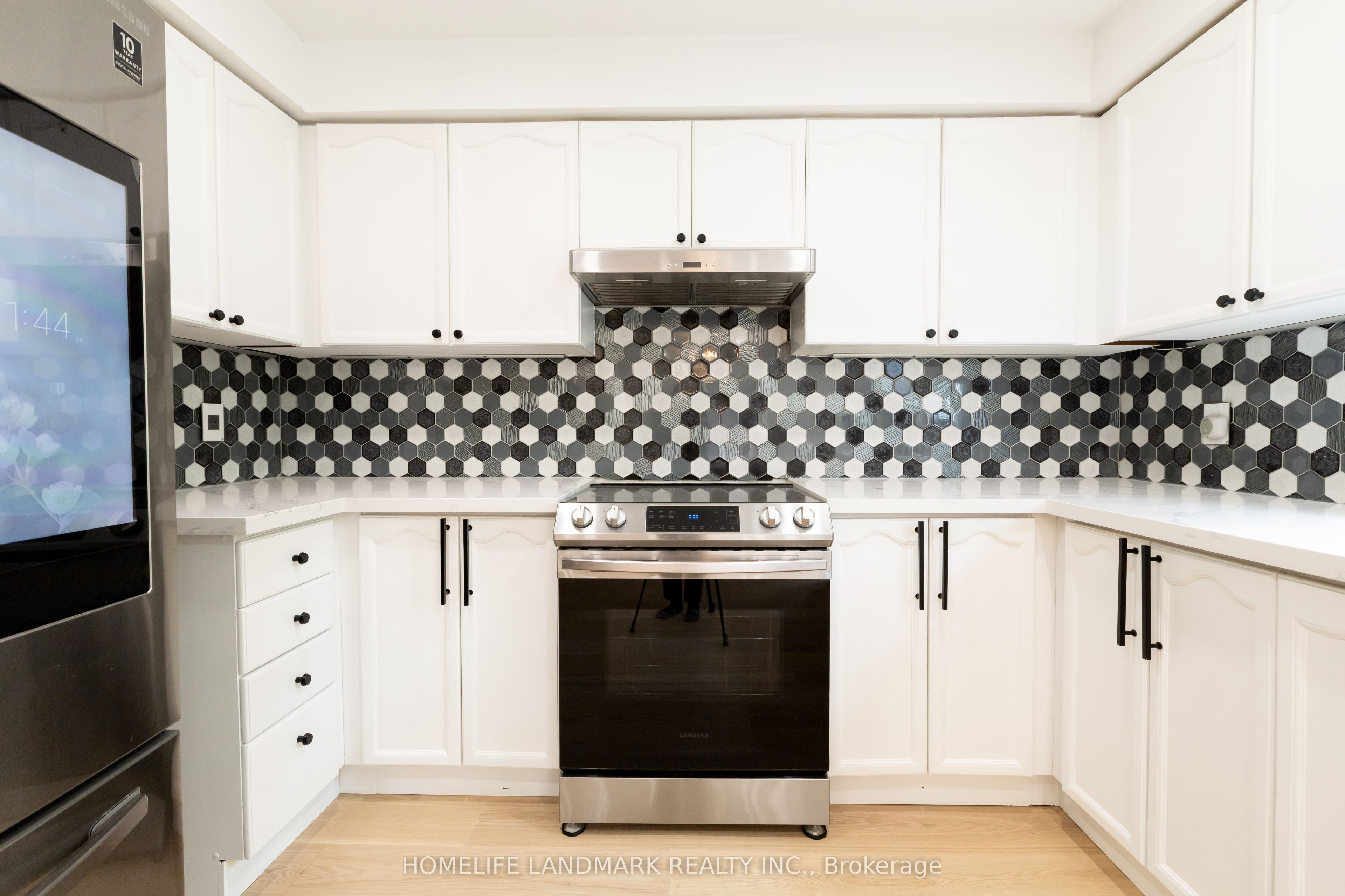 9755 Keele Street Property Photo 14
