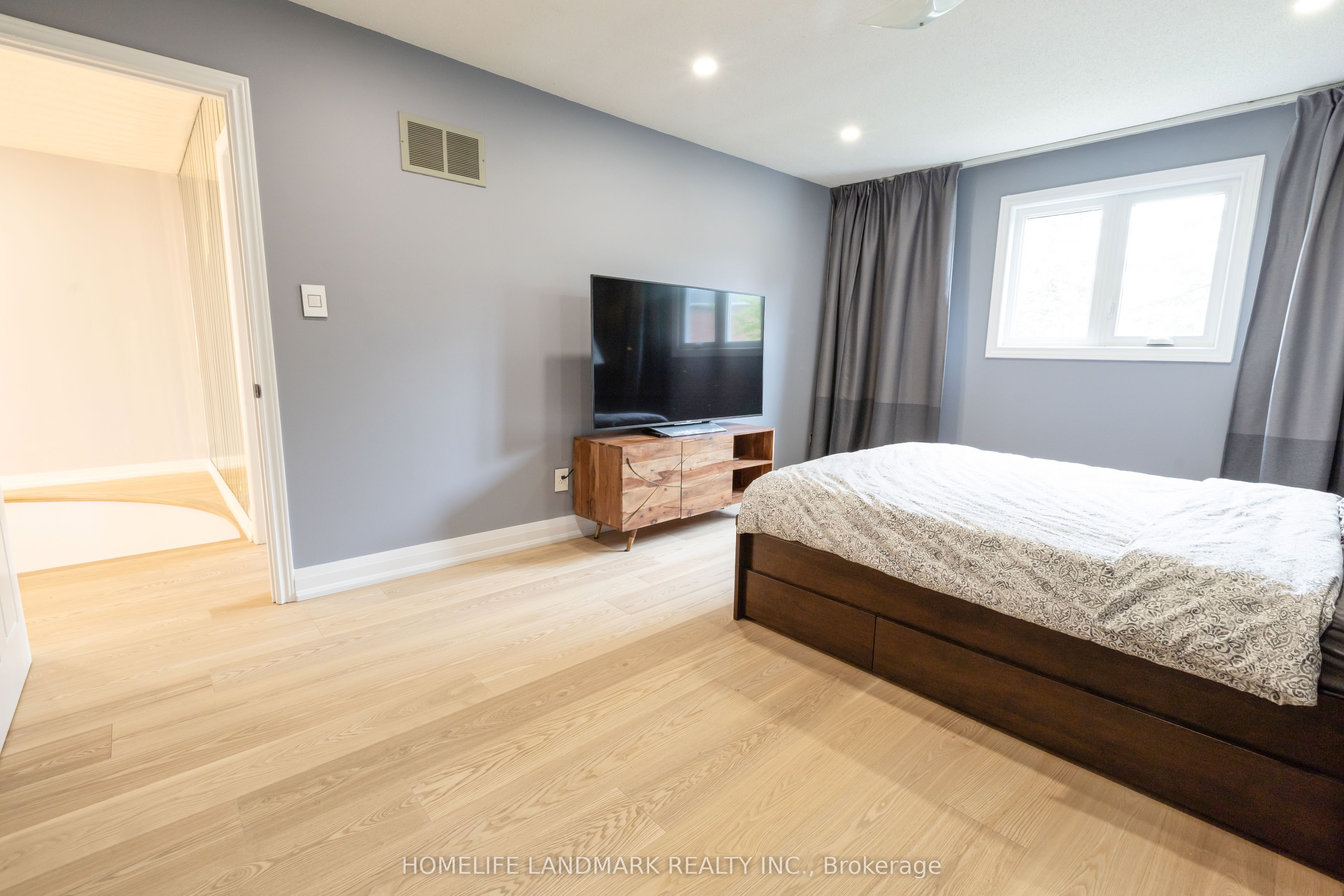 9755 Keele Street Property Photo 25