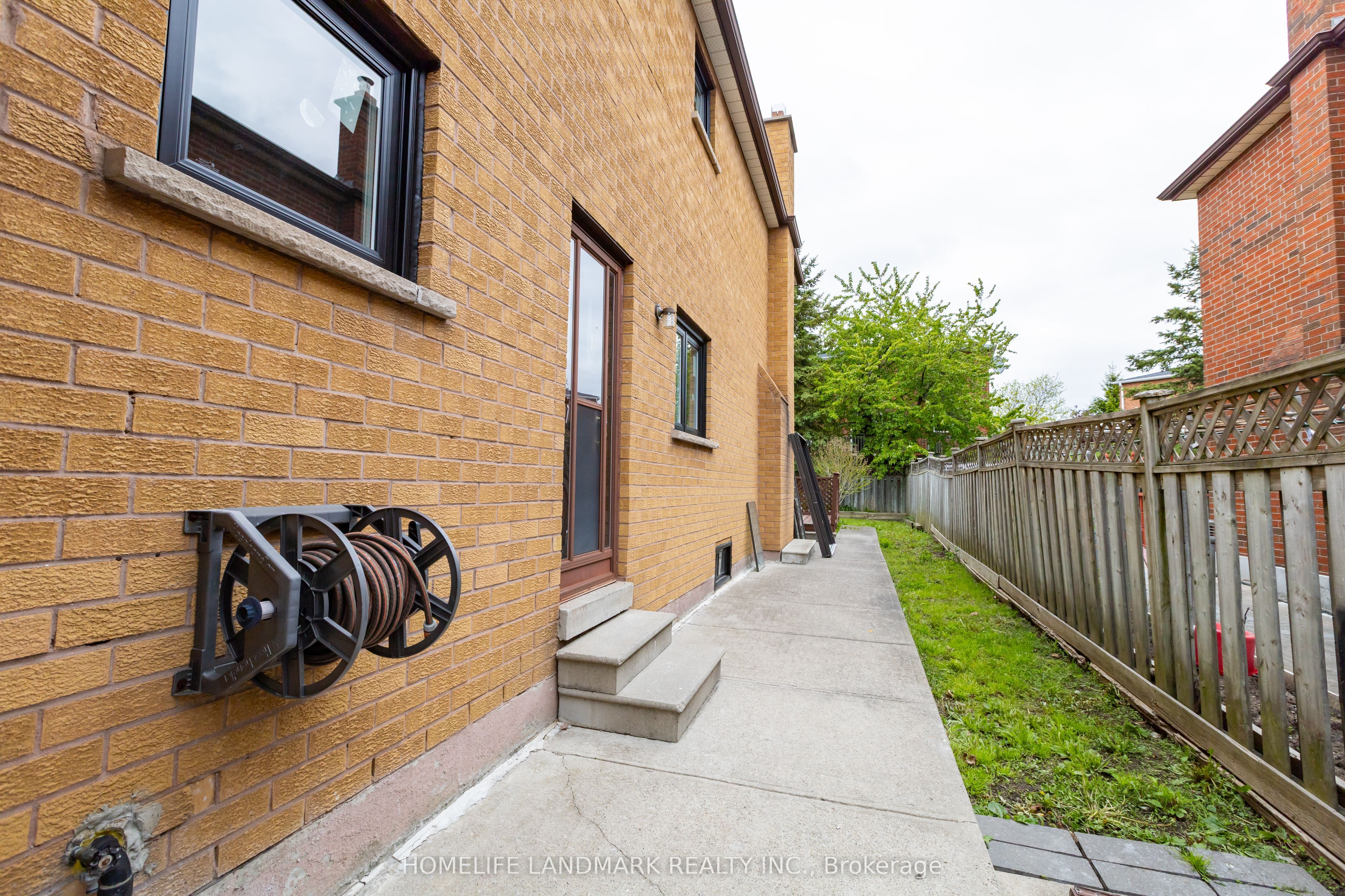 9755 Keele Street Property Photo 33