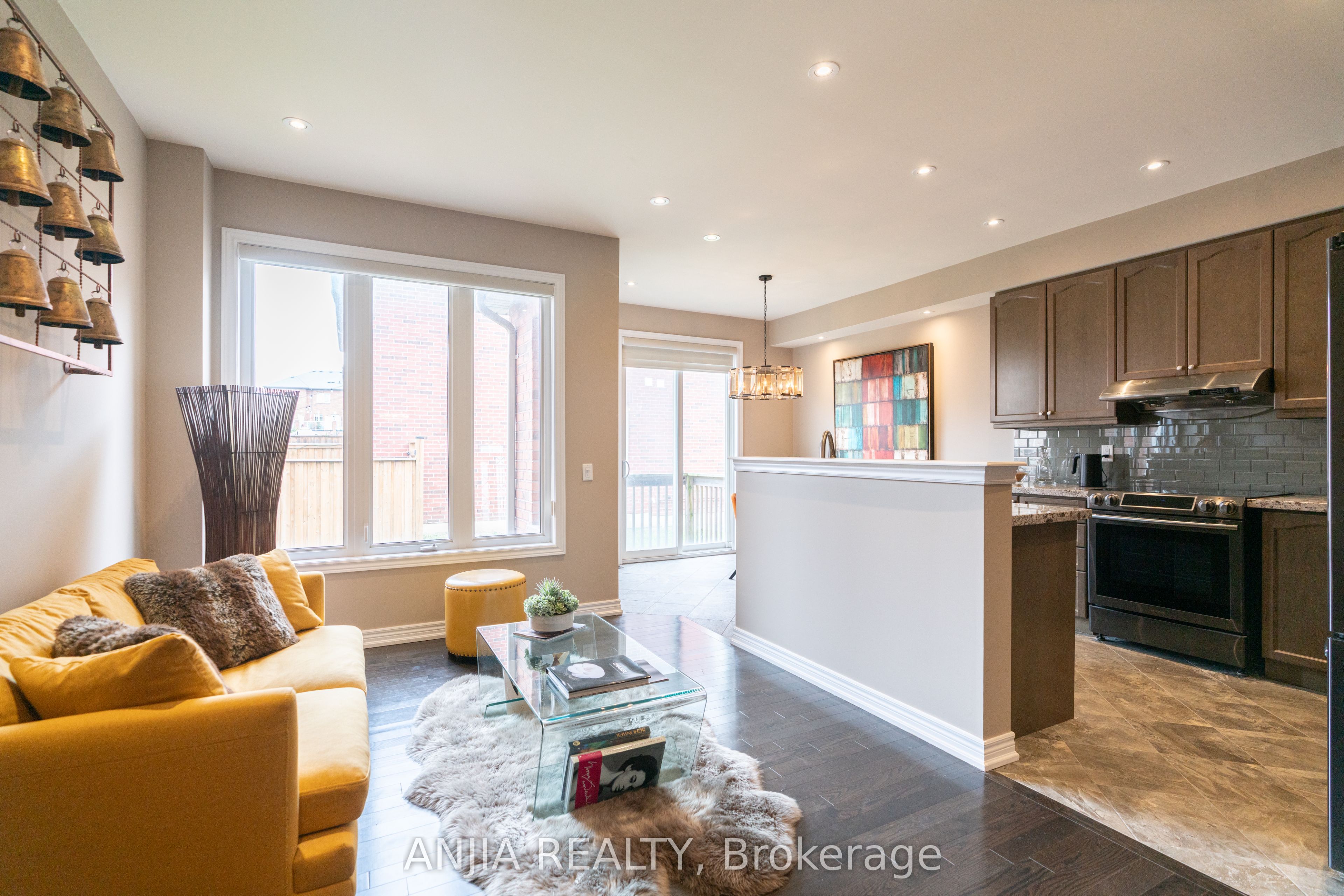 39 Percy Reesor Street Property Photo 8