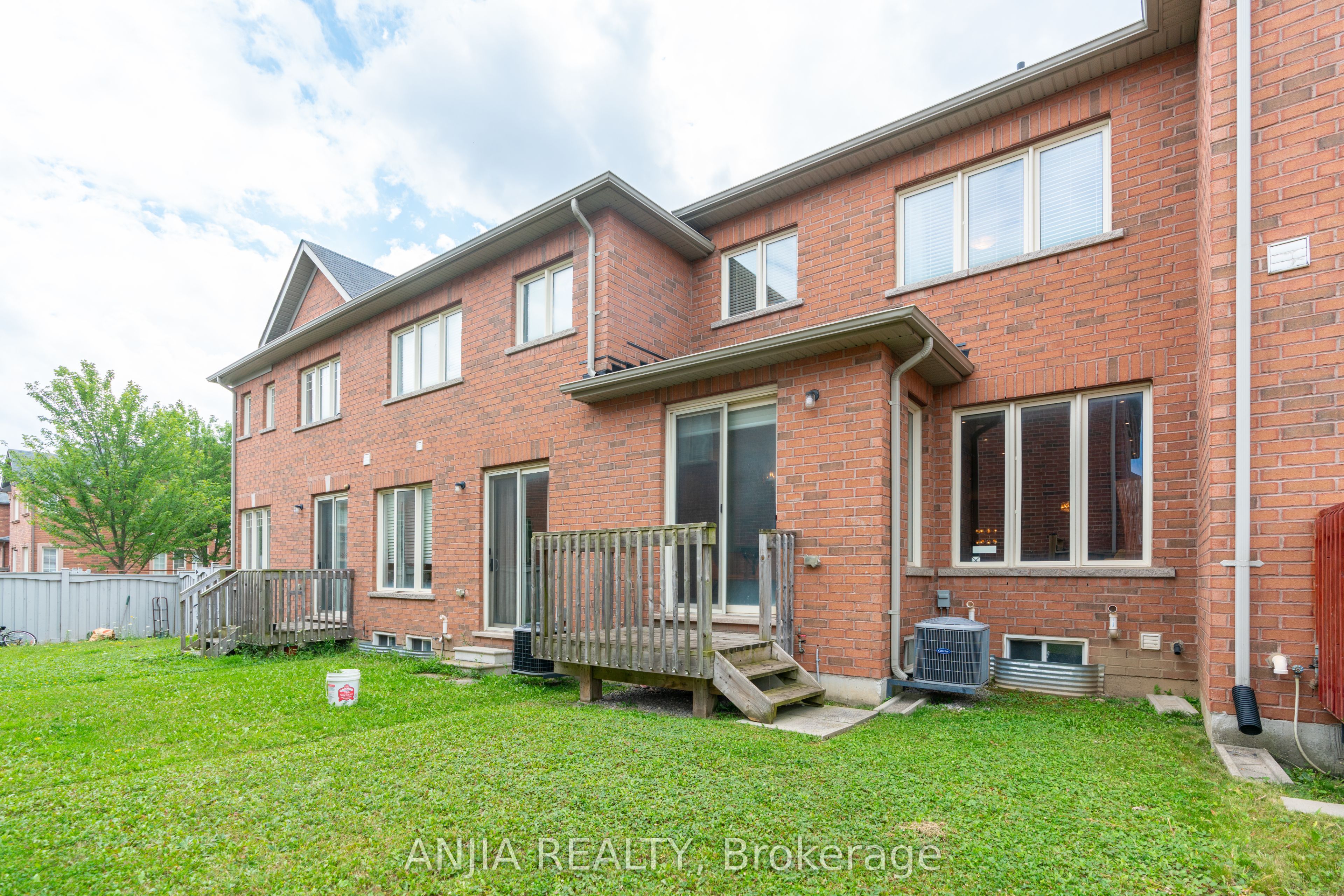 39 Percy Reesor Street Property Photo 27