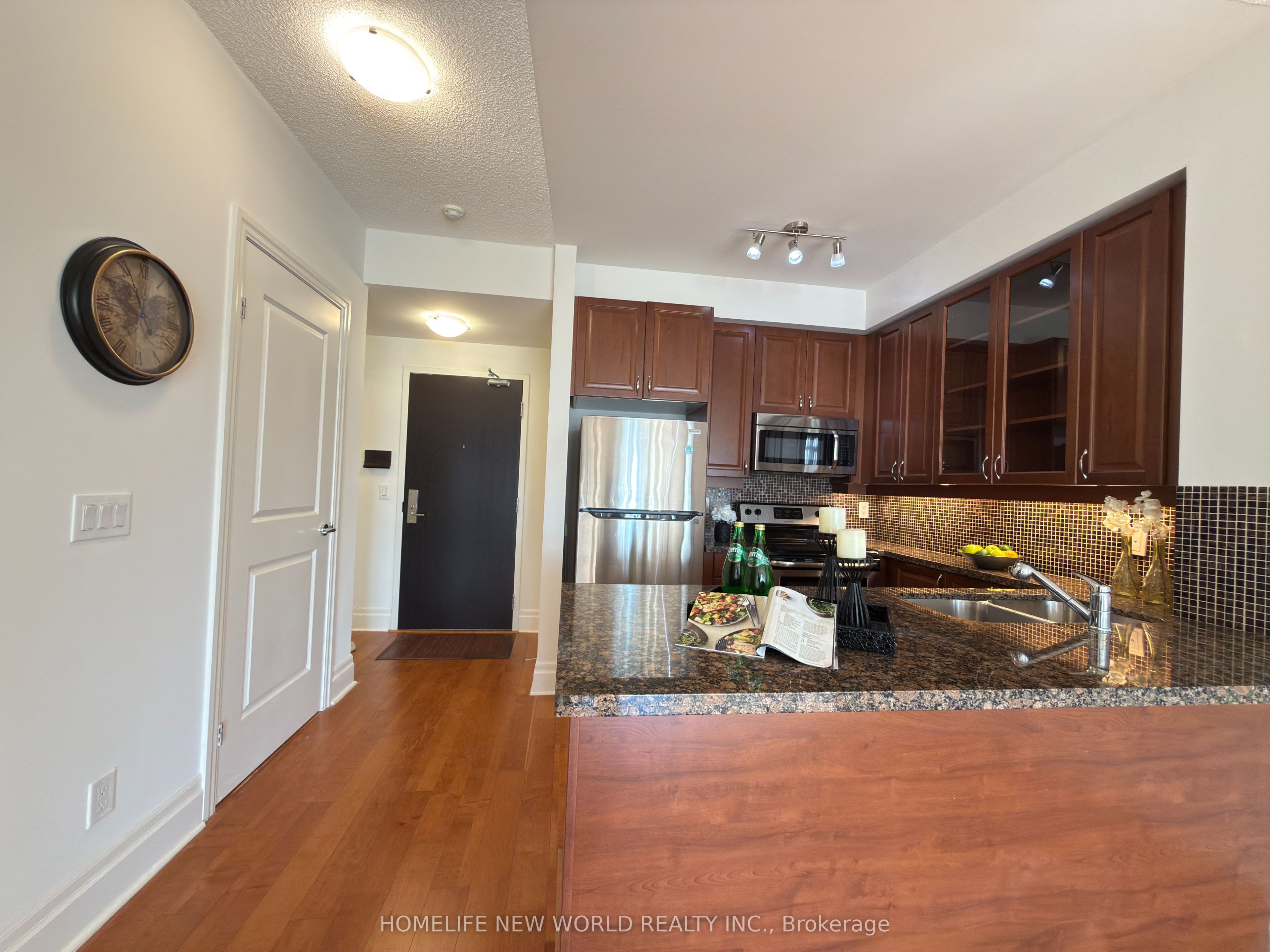 151 Upper Duke Crescent 403 Property Photo 5