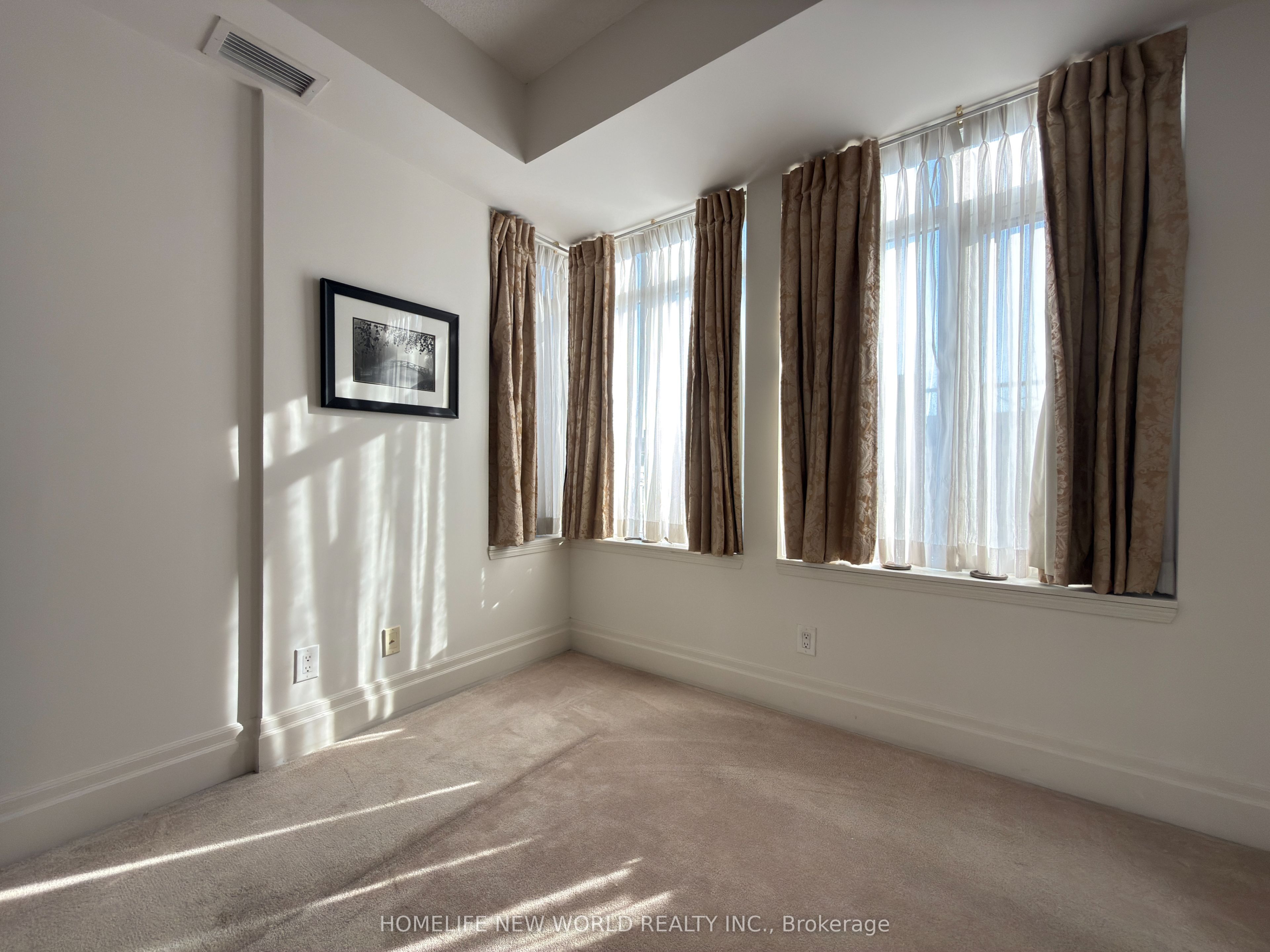 151 Upper Duke Crescent 403 Property Photo 22
