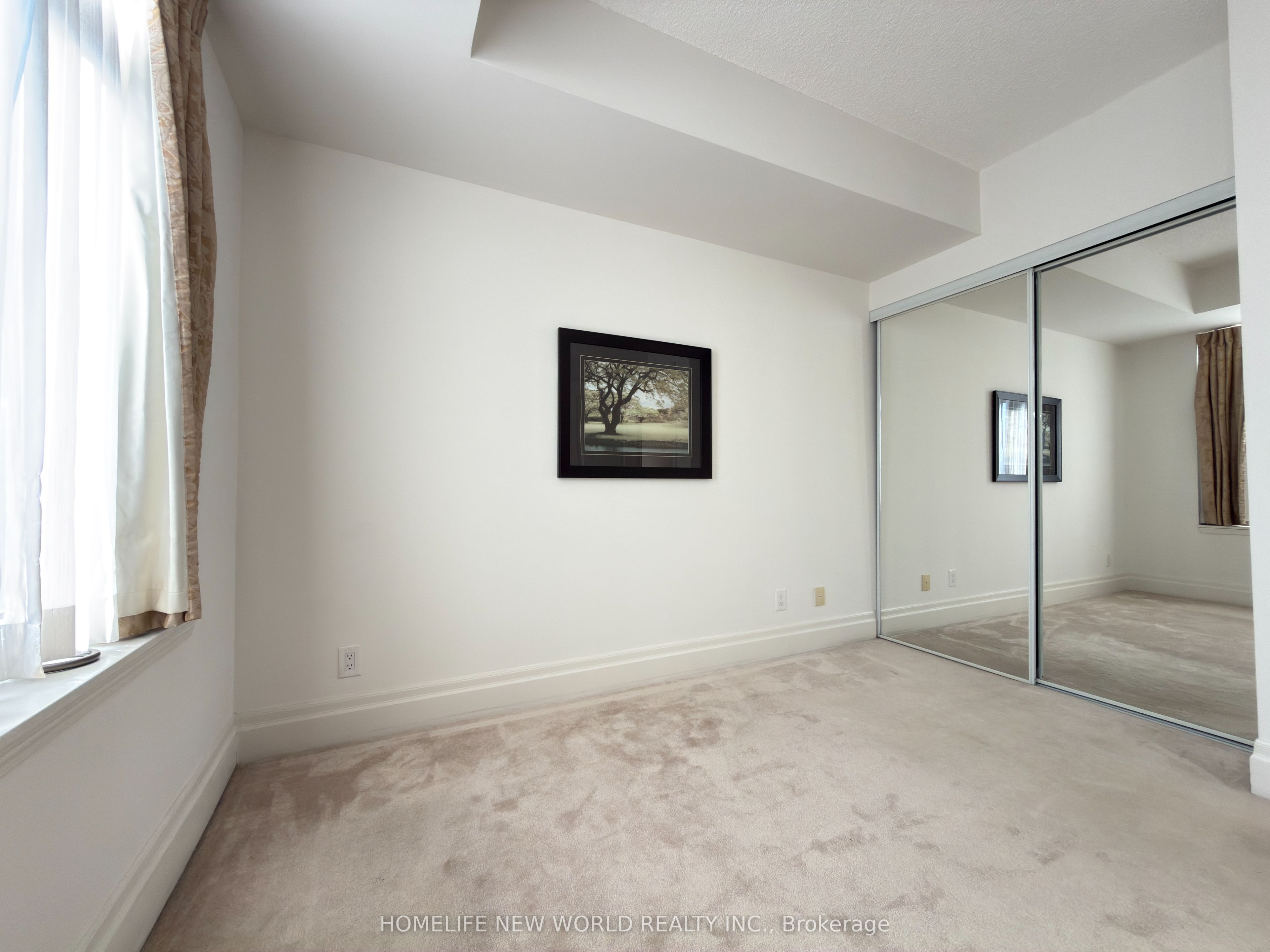 151 Upper Duke Crescent 403 Property Photo 23