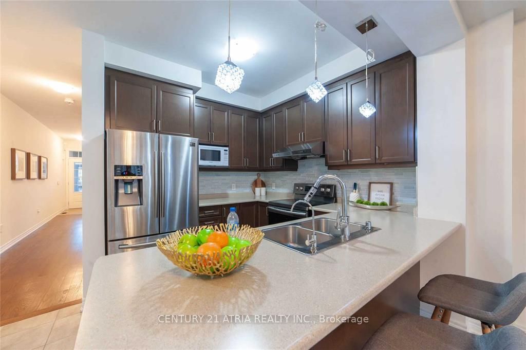 58 Mondial Crescent Property Photo 4