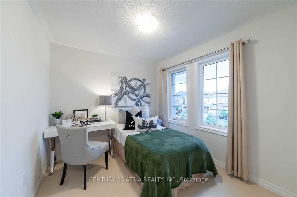 58 Mondial Crescent Property Photo 15
