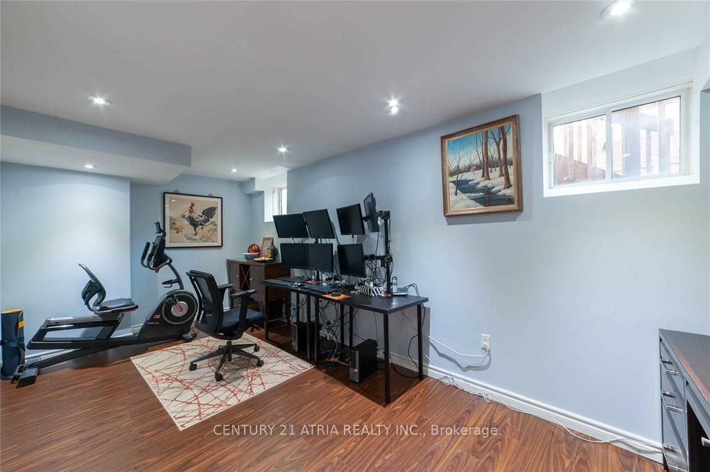 58 Mondial Crescent Property Photo 18