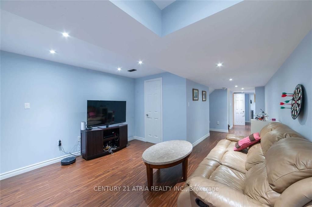 58 Mondial Crescent Property Photo 19
