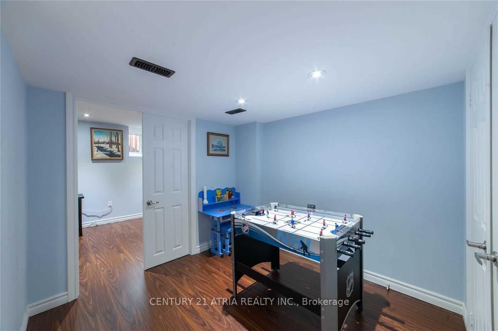 58 Mondial Crescent Property Photo 20