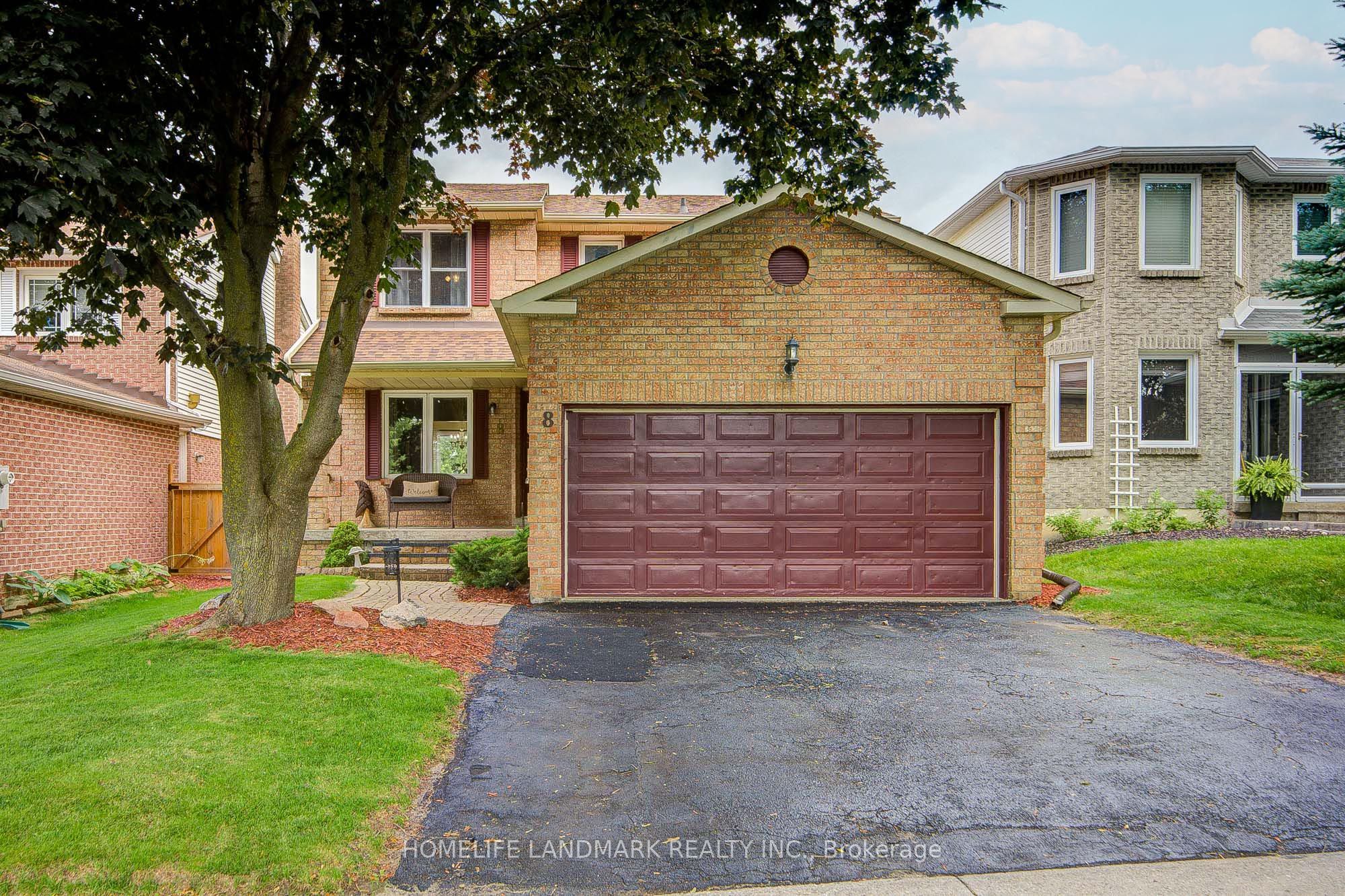 8 Closs Square Property Photo 1