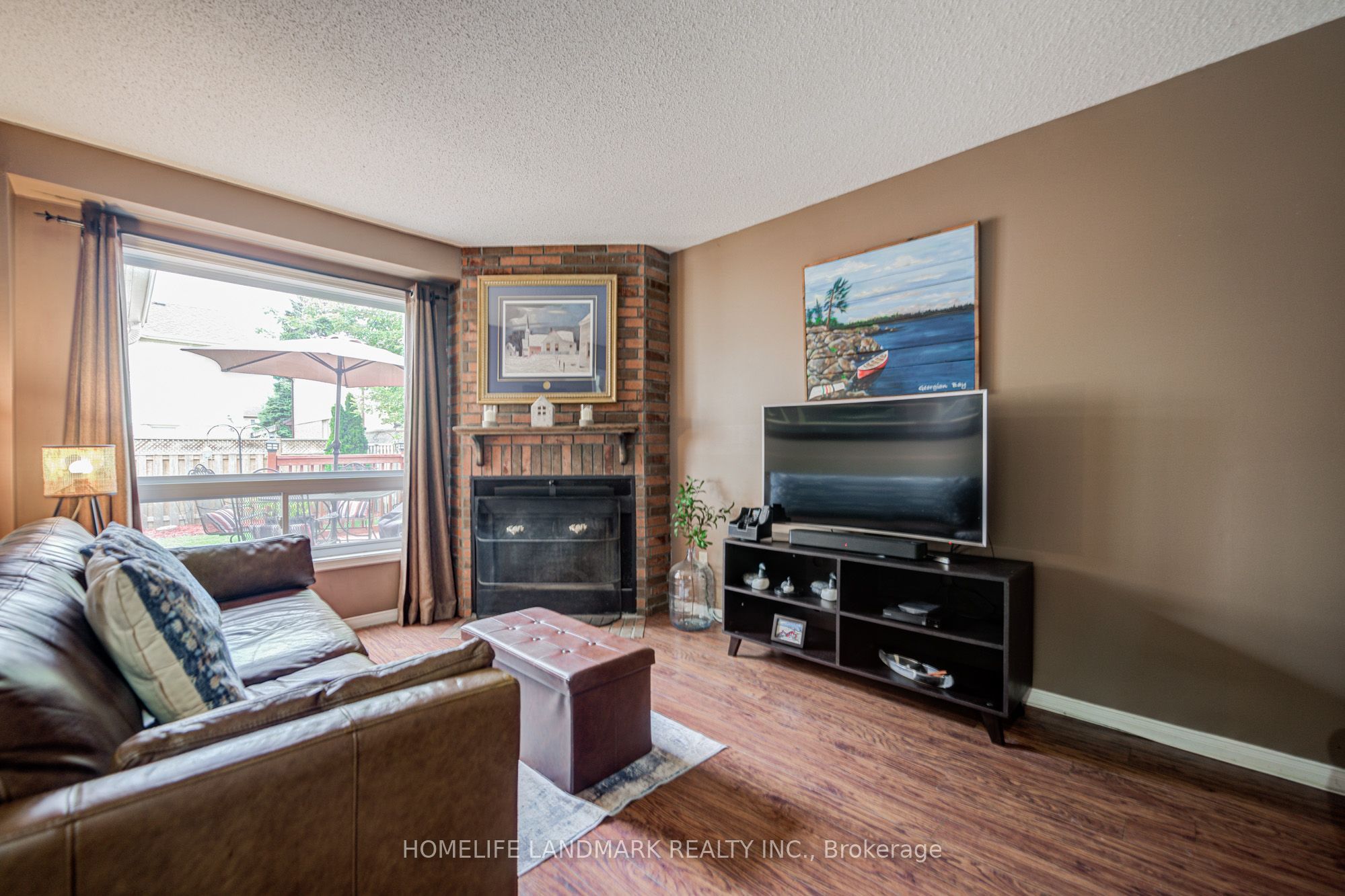 8 Closs Square Property Photo 3