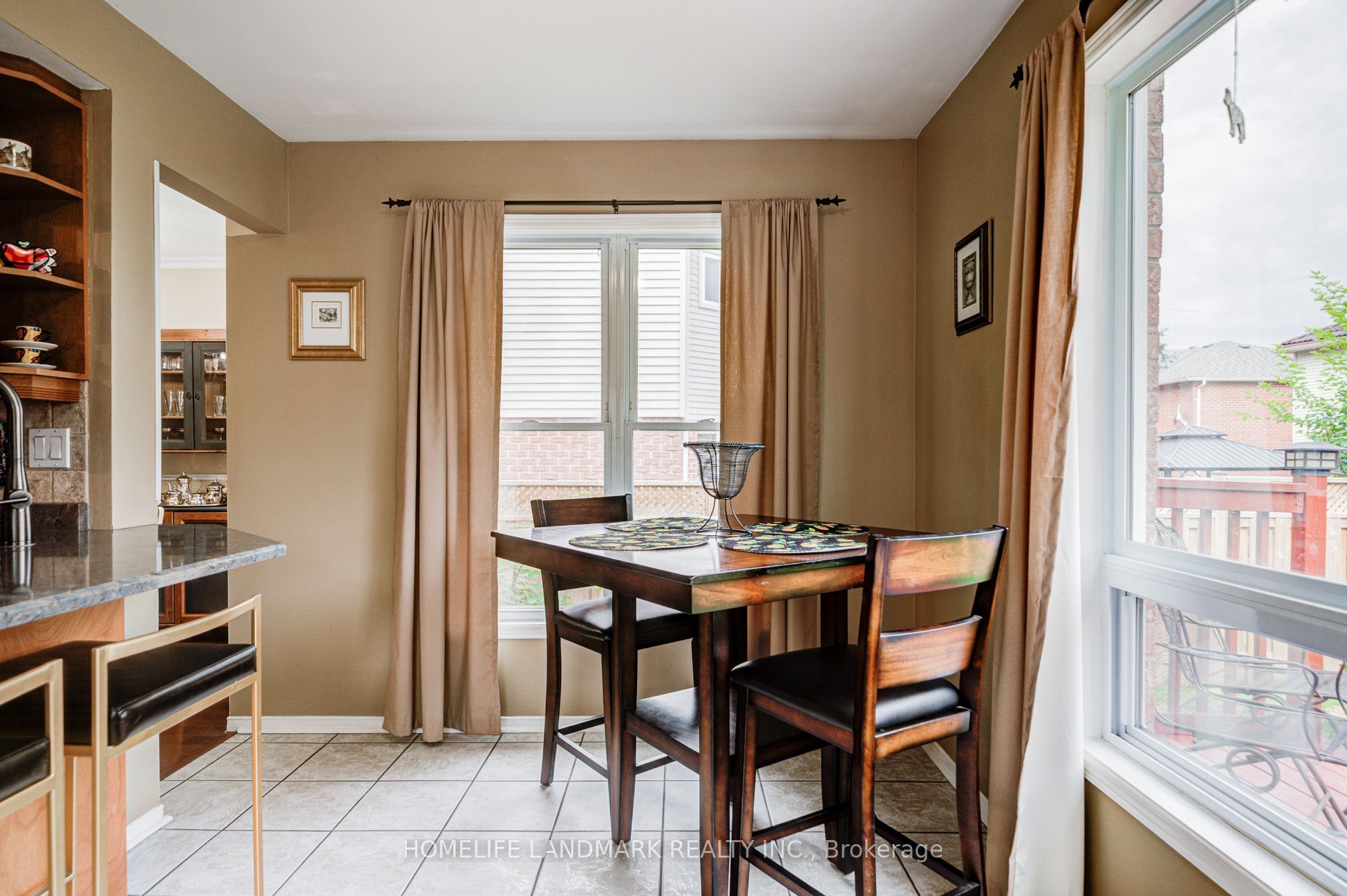 8 Closs Square Property Photo 5