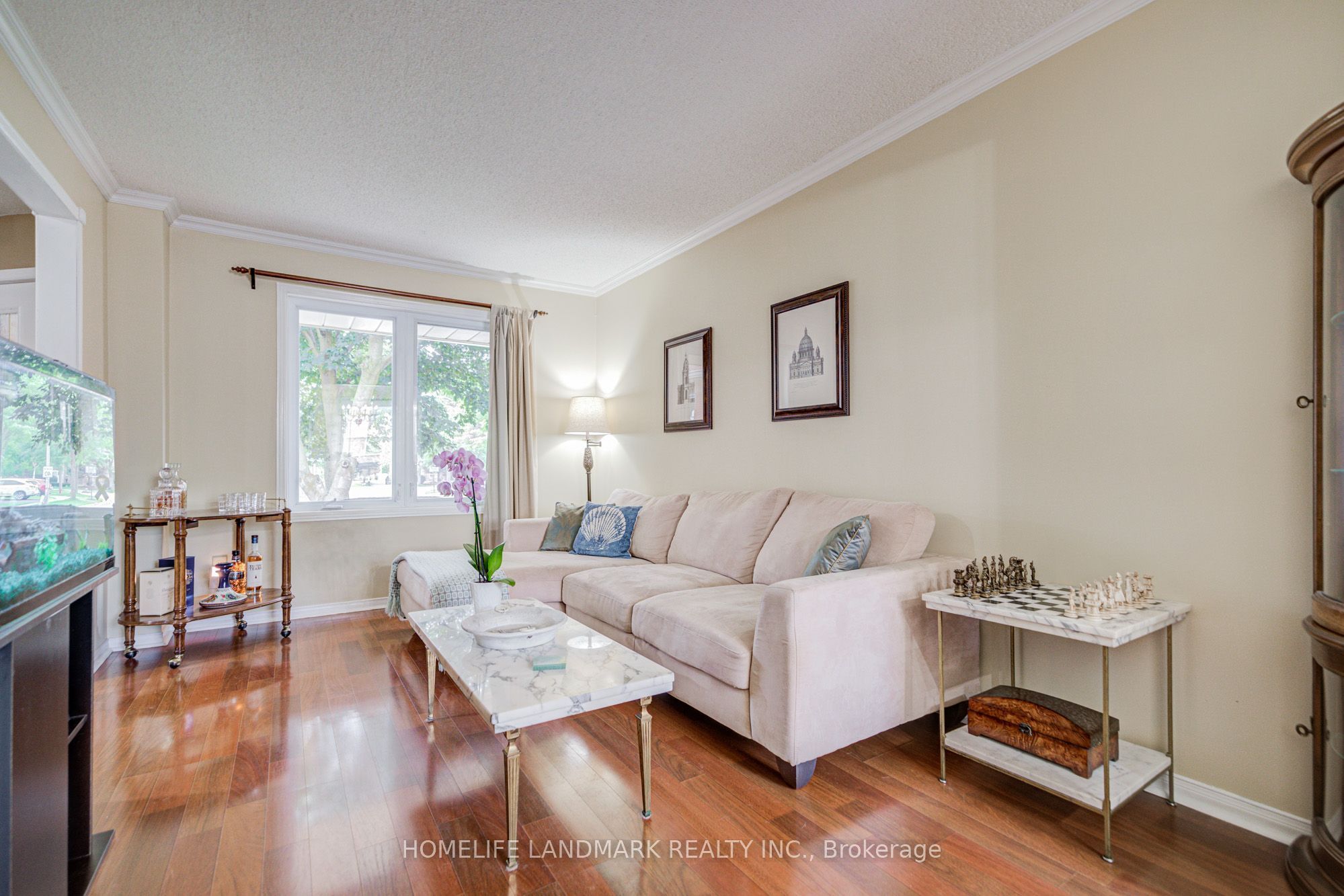 8 Closs Square Property Photo 7