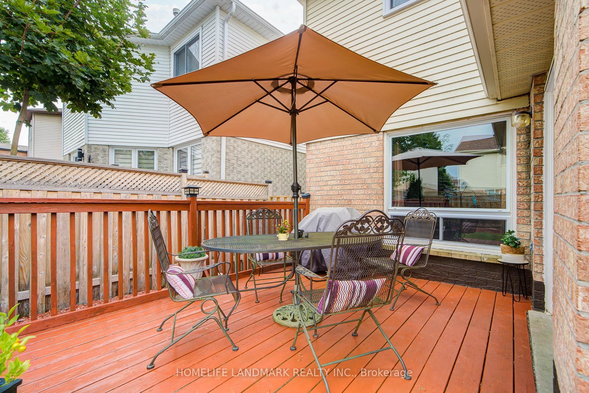 8 Closs Square Property Photo 13