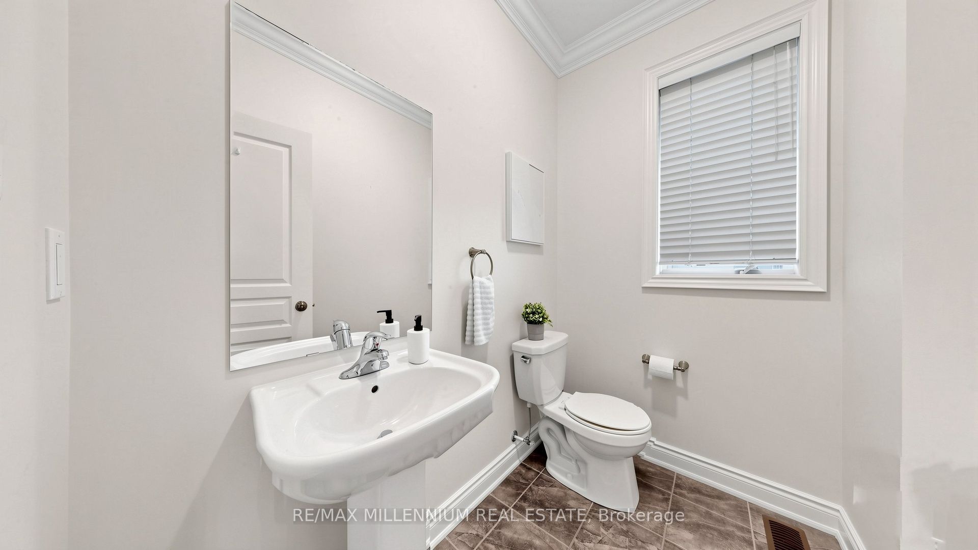353 Moody Drive Property Photo 16