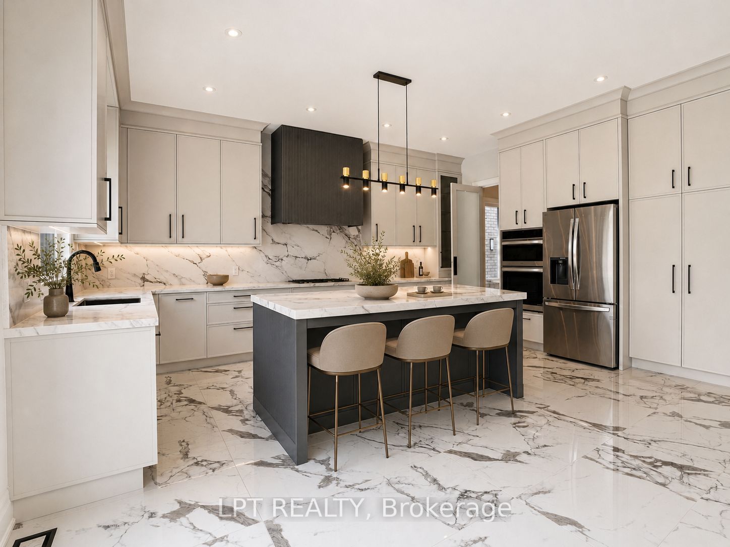 7 Richmond Park Drive Property Photo 11
