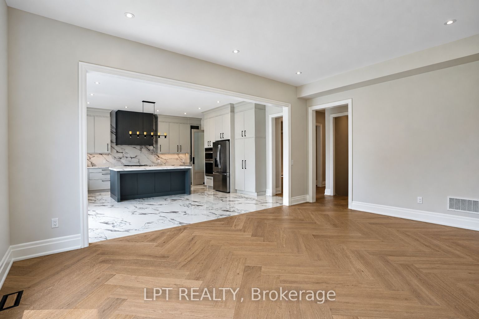 7 Richmond Park Drive Property Photo 17