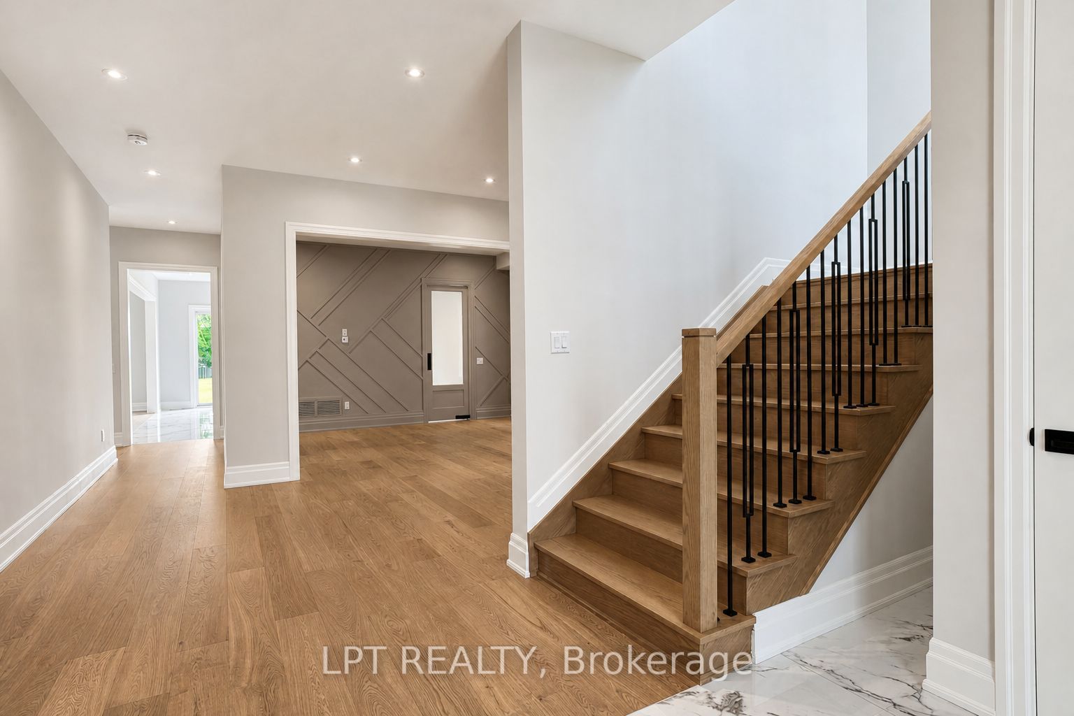 7 Richmond Park Drive Property Photo 21