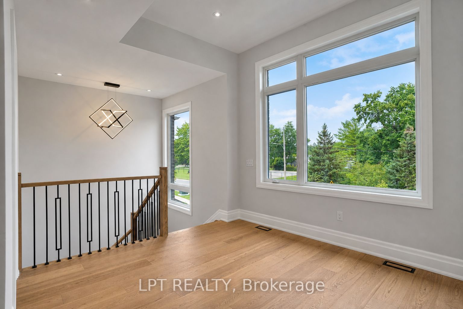 7 Richmond Park Drive Property Photo 23