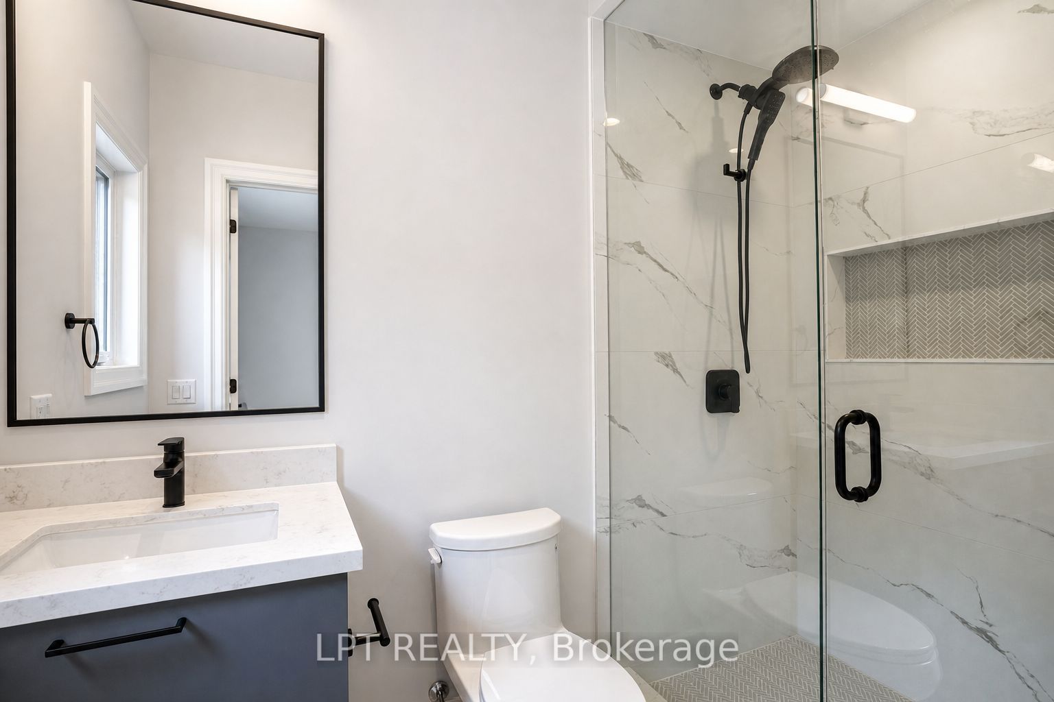 7 Richmond Park Drive Property Photo 37