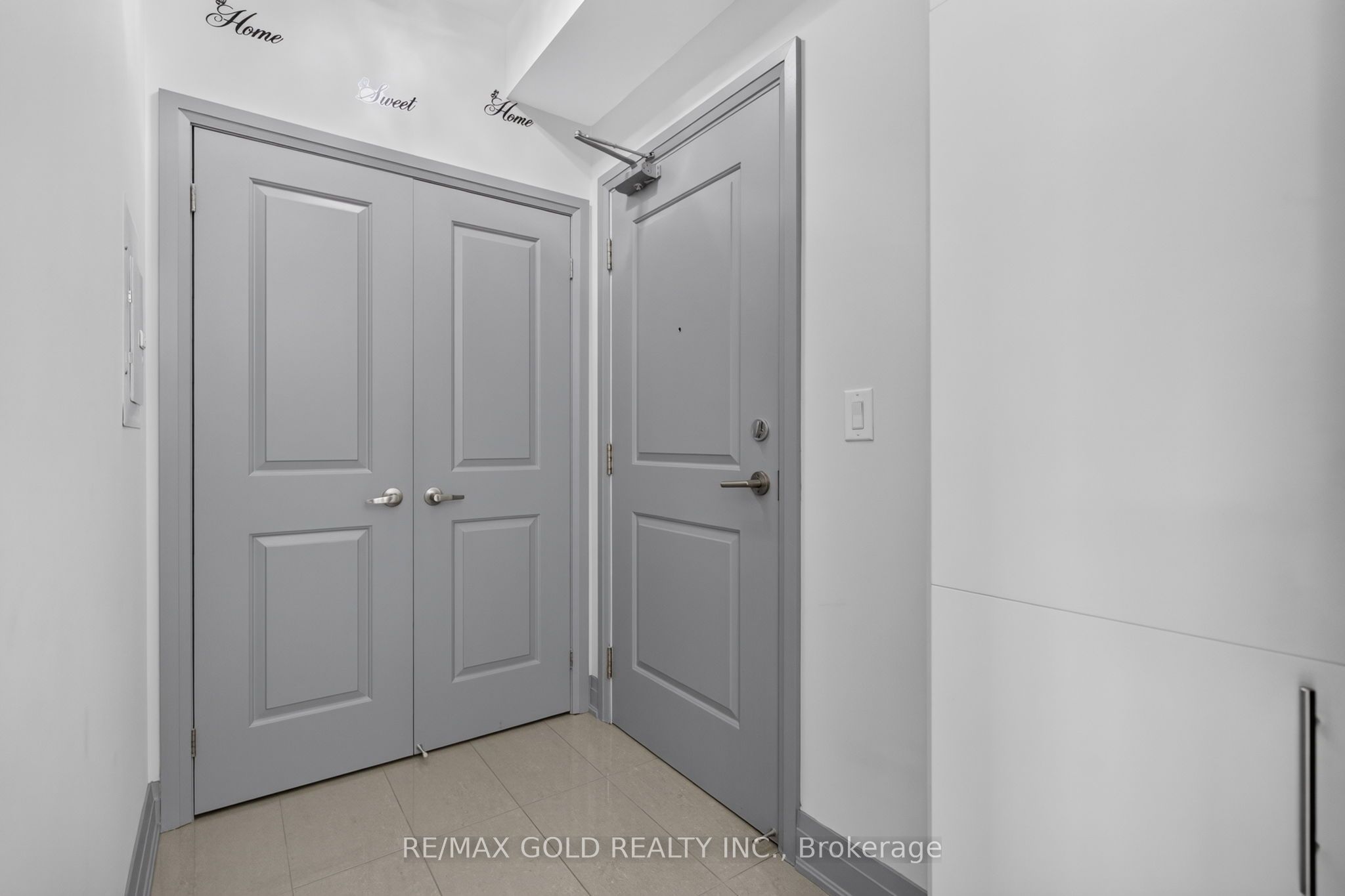 24 Woodstream Boulevard 909 Property Photo 4