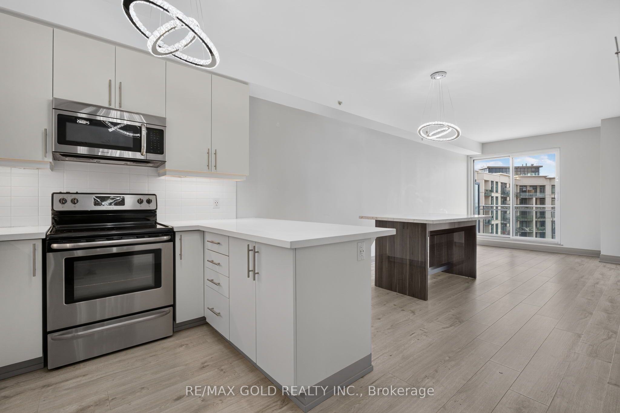 24 Woodstream Boulevard 909 Property Photo 6