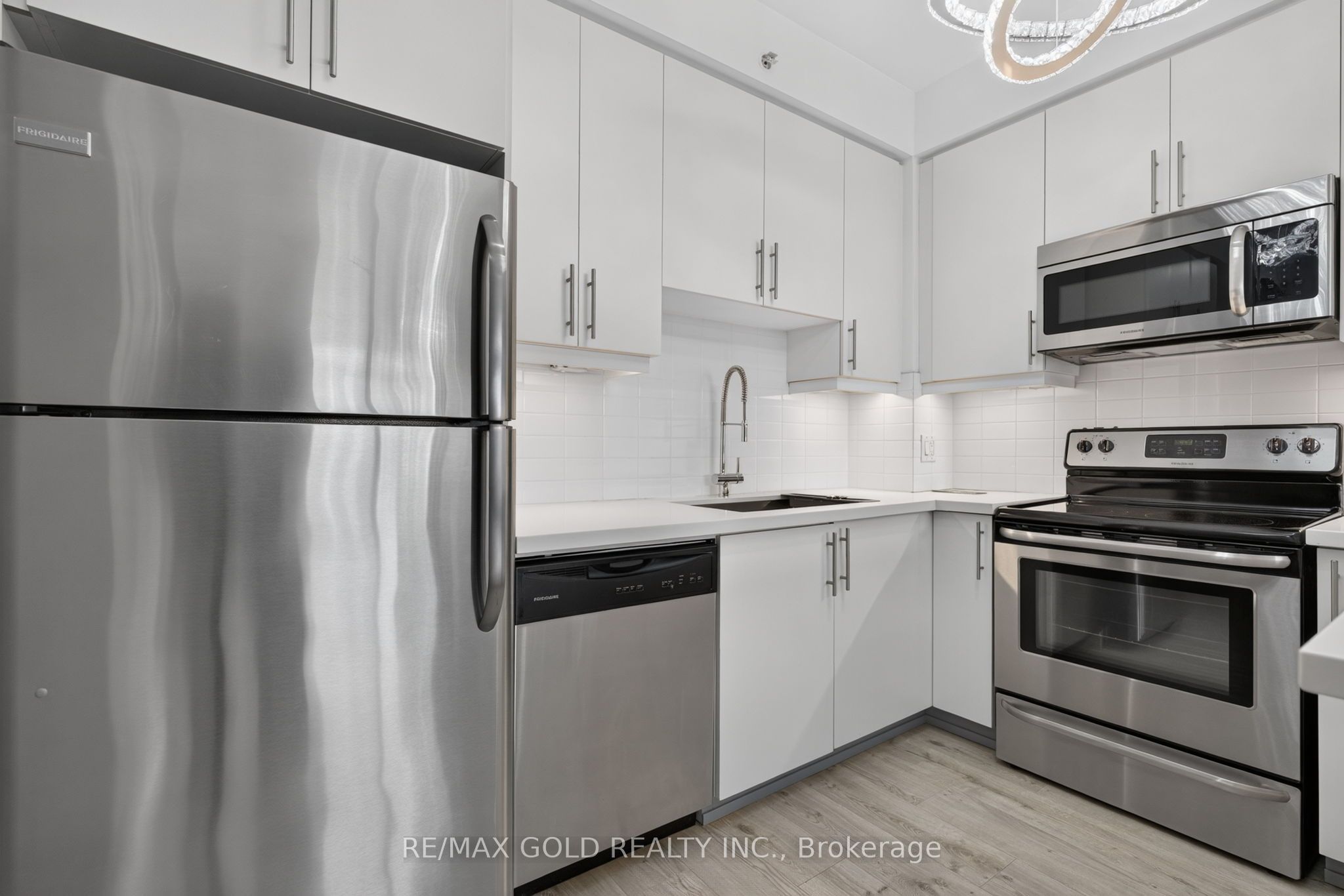 24 Woodstream Boulevard 909 Property Photo 7
