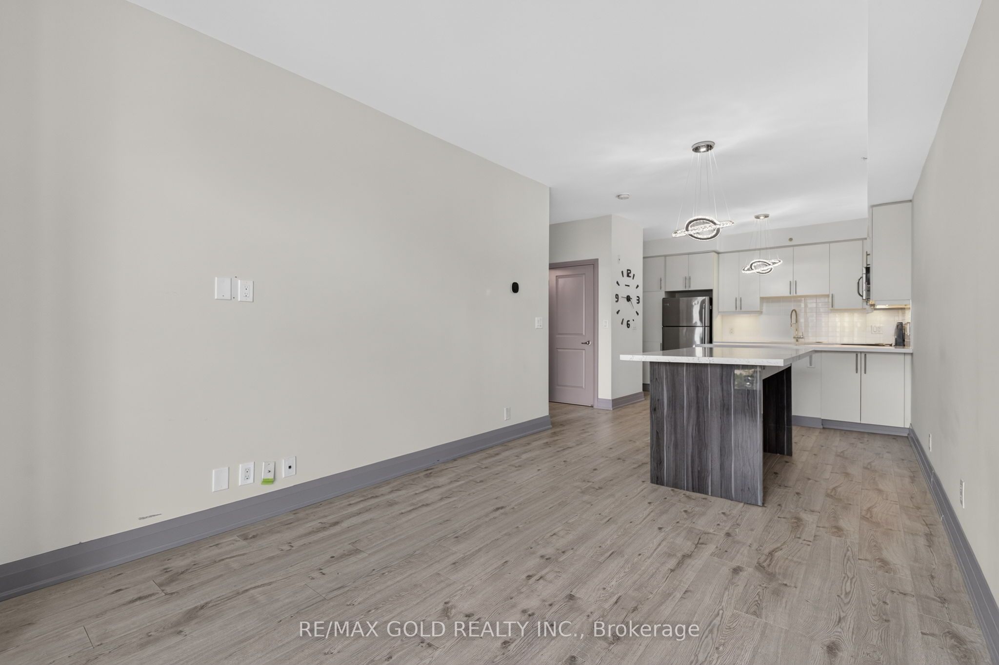 24 Woodstream Boulevard 909 Property Photo 10