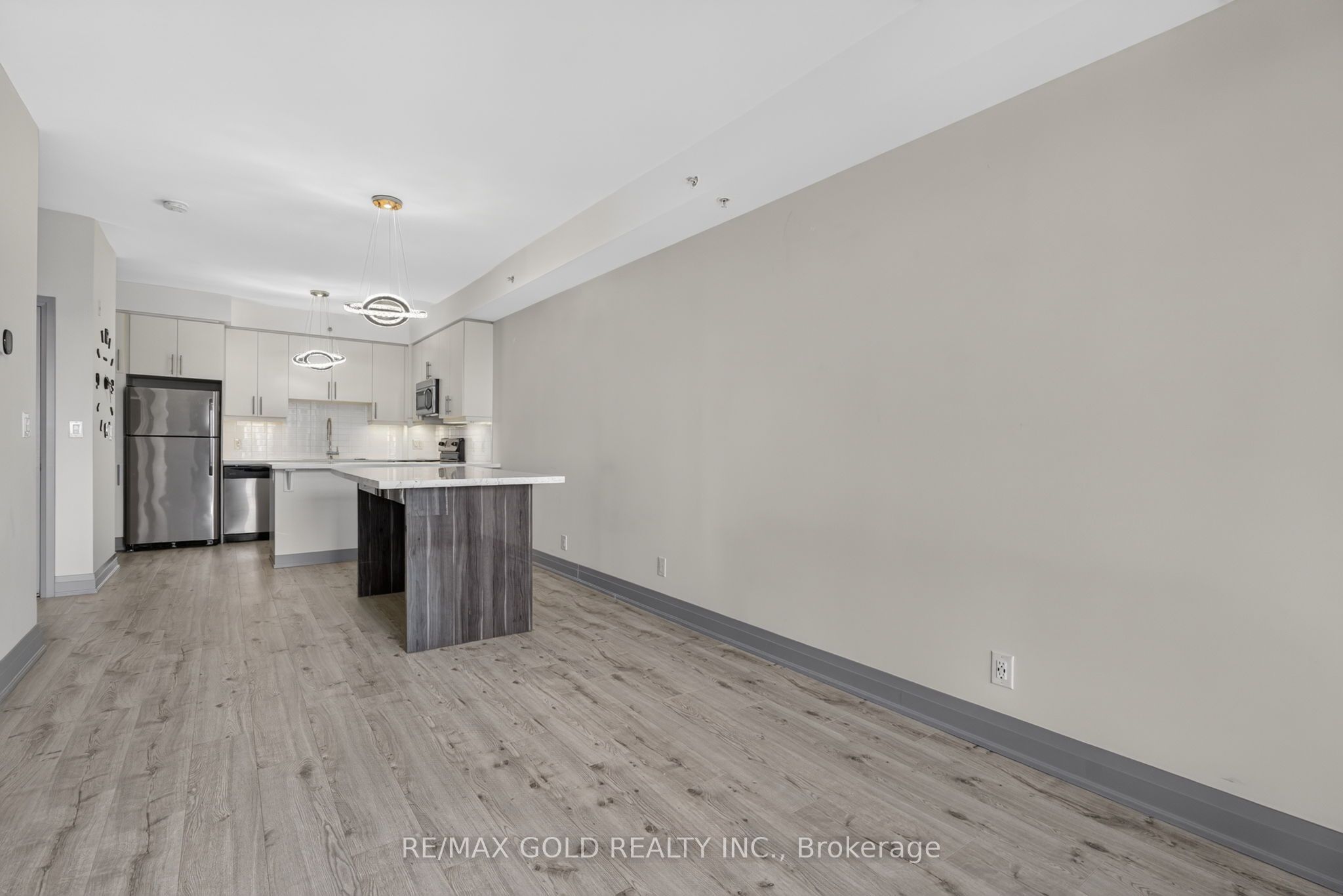 24 Woodstream Boulevard 909 Property Photo 12