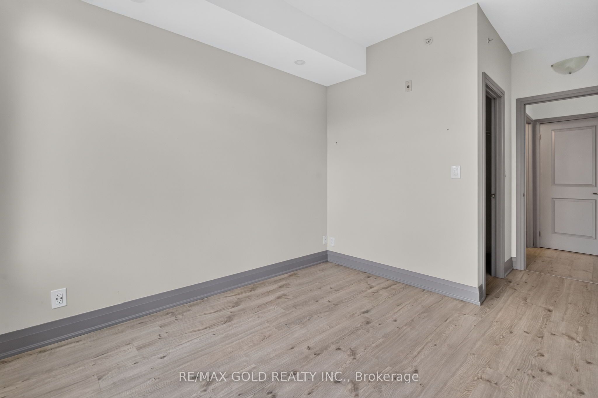 24 Woodstream Boulevard 909 Property Photo 22