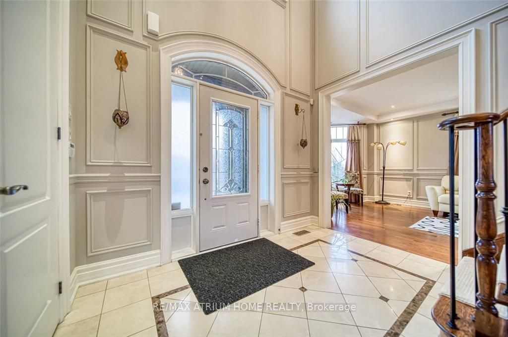 18 Soleil Boulevard Property Photo 2