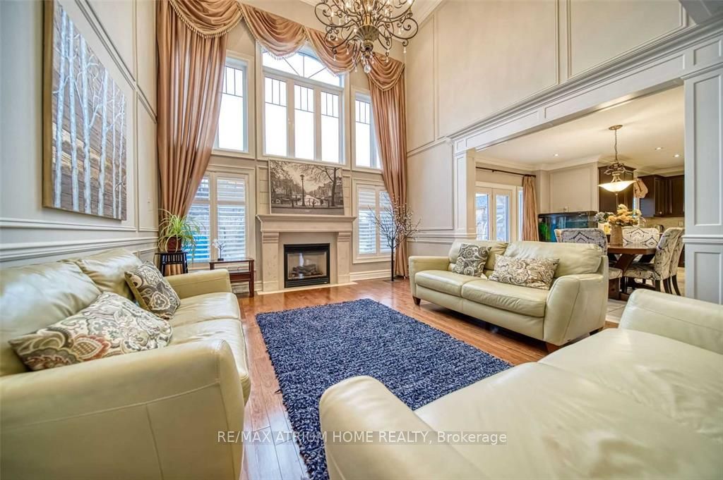 18 Soleil Boulevard Property Photo 3