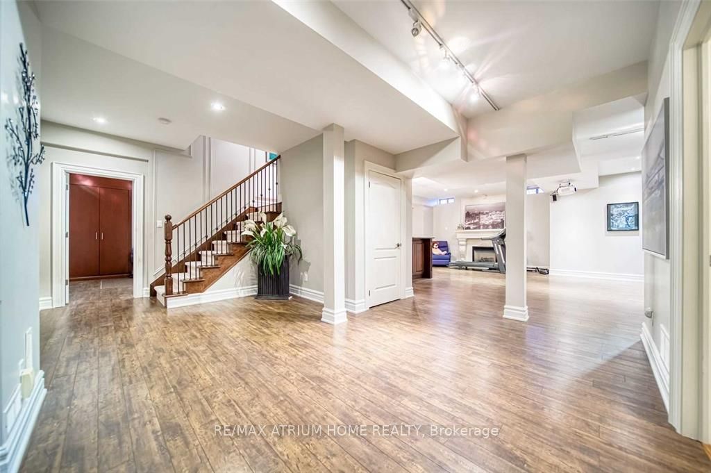 18 Soleil Boulevard Property Photo 10