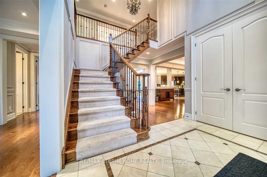 18 Soleil Boulevard Property Photo 11