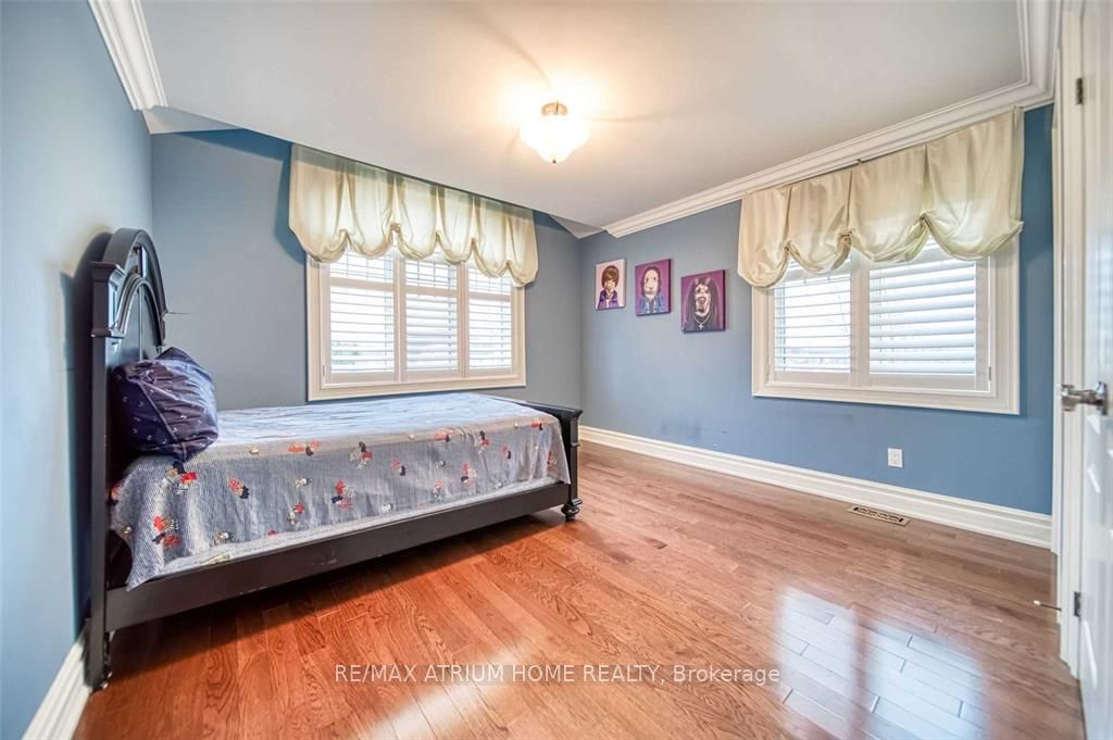 18 Soleil Boulevard Property Photo 12