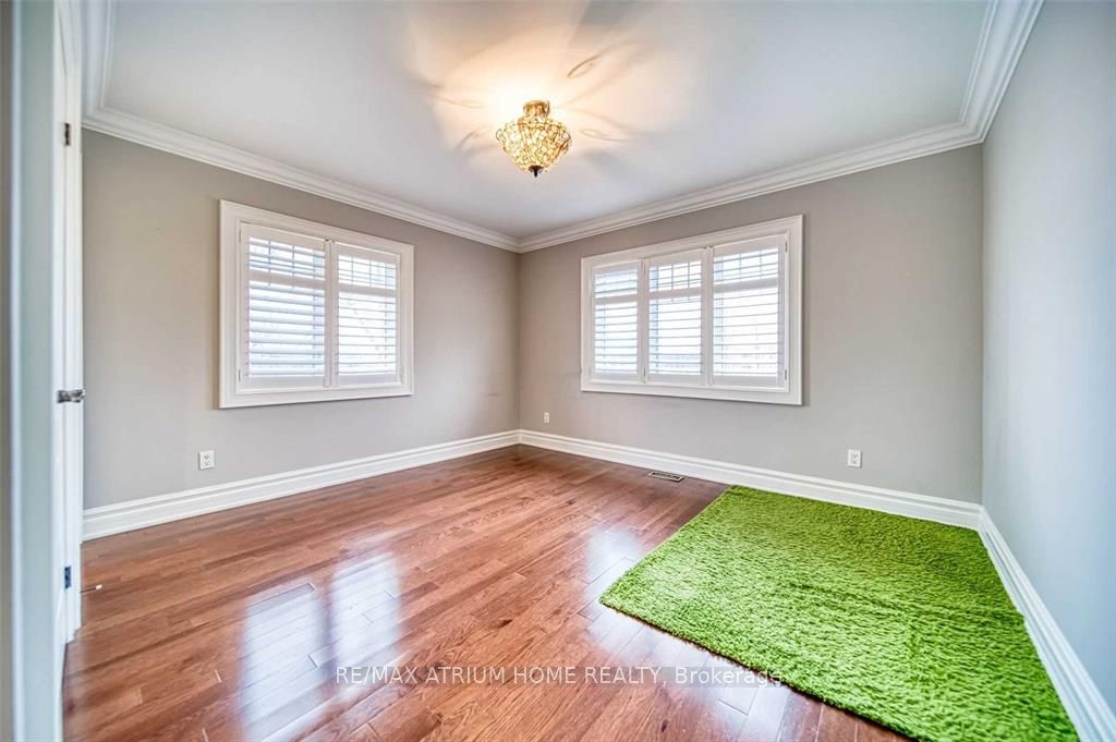 18 Soleil Boulevard Property Photo 14