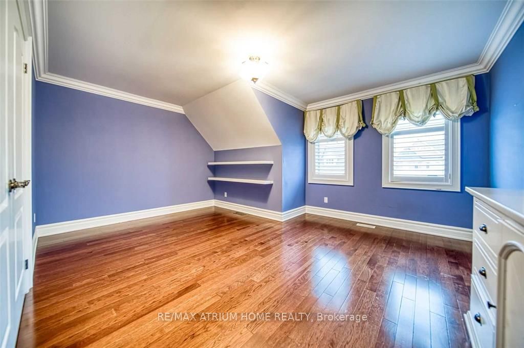 18 Soleil Boulevard Property Photo 16