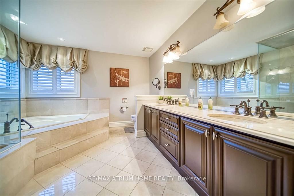18 Soleil Boulevard Property Photo 18