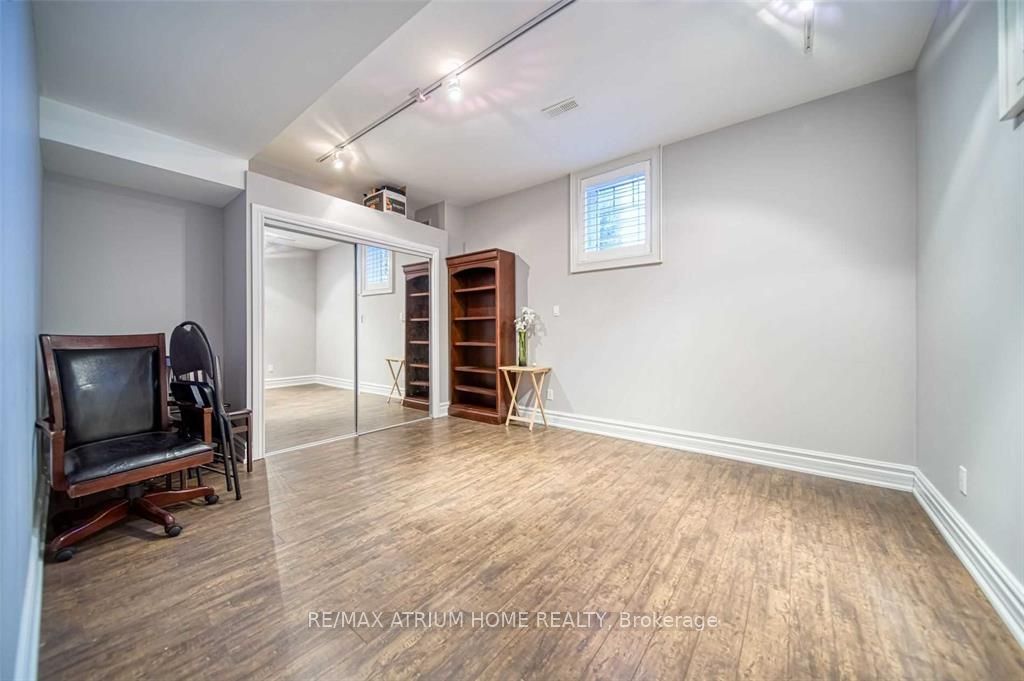 18 Soleil Boulevard Property Photo 21