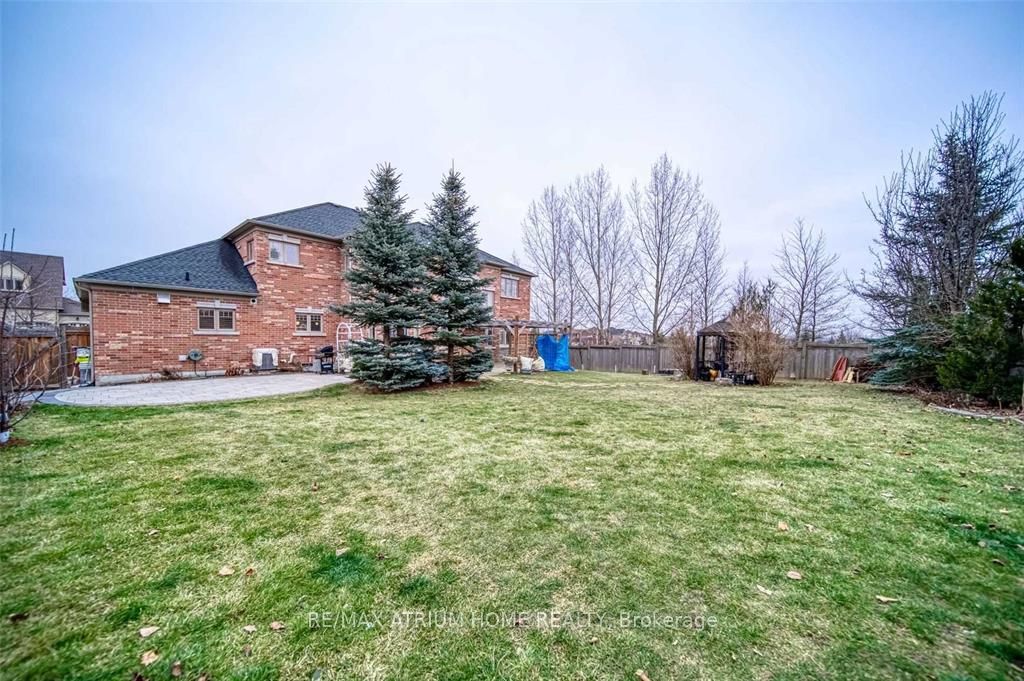 18 Soleil Boulevard Property Photo 23