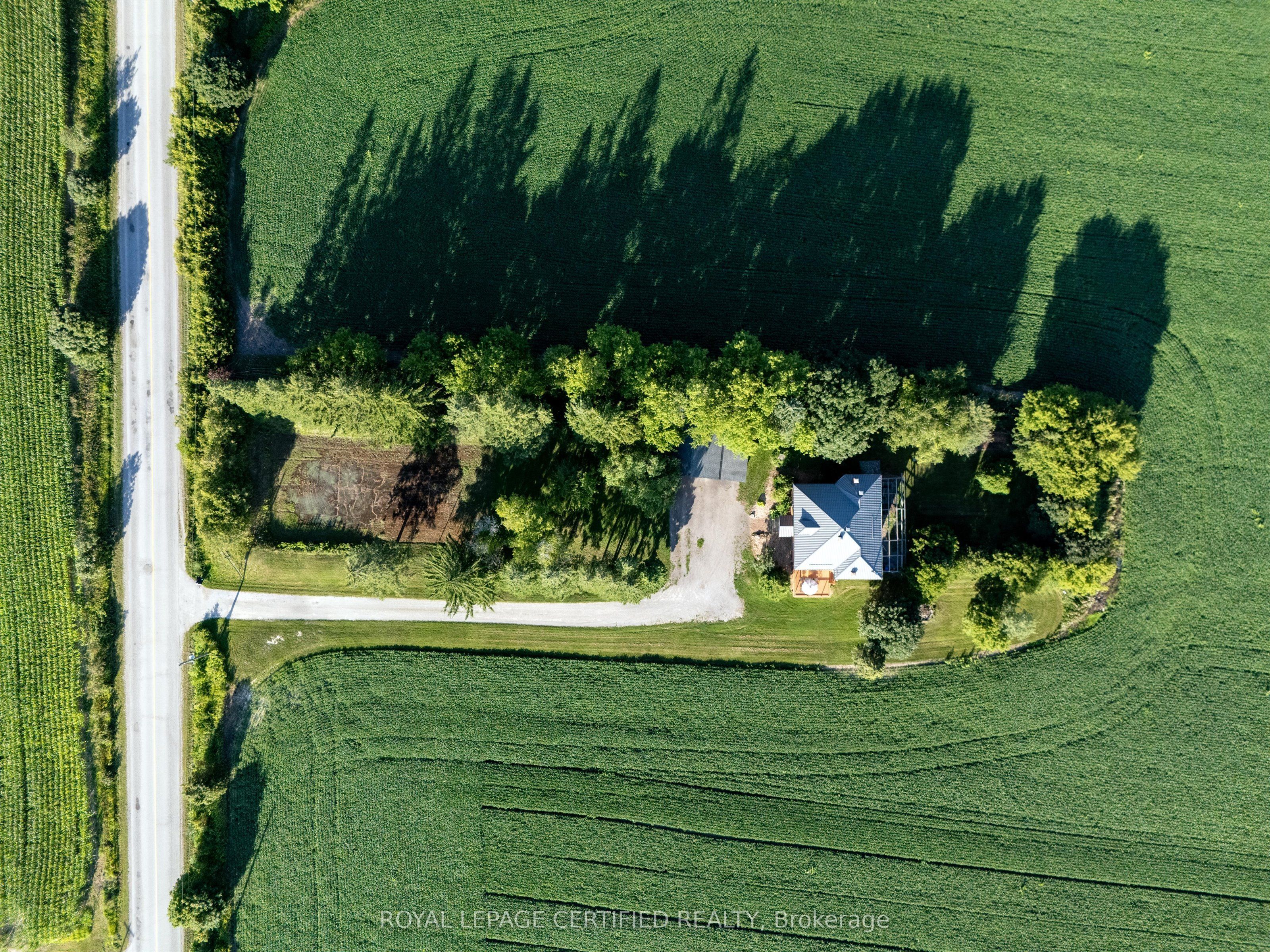 4621 5th Line Property Photo 4